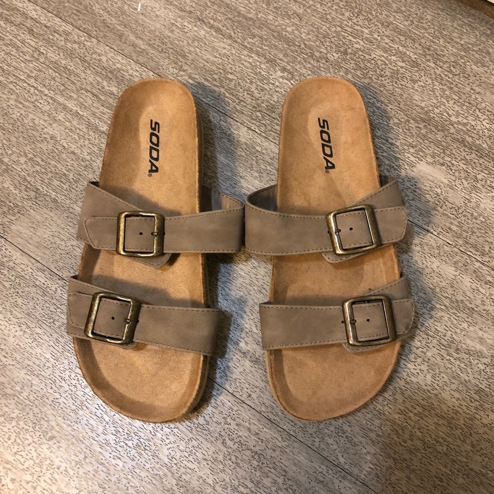 NOWT tan sandals size 7 from tilly’s